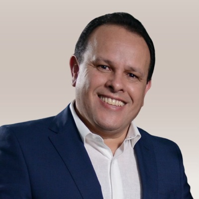 Dr. Adriano Flavio