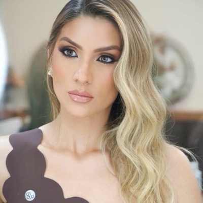 Dra. Julyesse Melo
